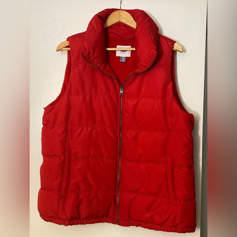 Women’s Old Navy puffer vest size XL Red winter feather down